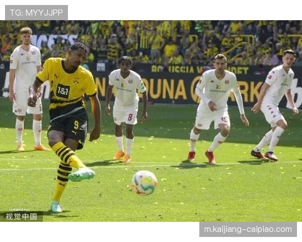 边路传中制造威胁 多特利用宽度撕开亚特兰大防线 边路传中制造威胁 多特利用宽度撕开亚特兰大防线