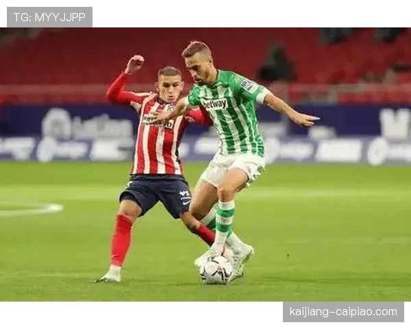 塞萨洛尼基门将特斯菲斯多次扑救，但难阻球队出局命运